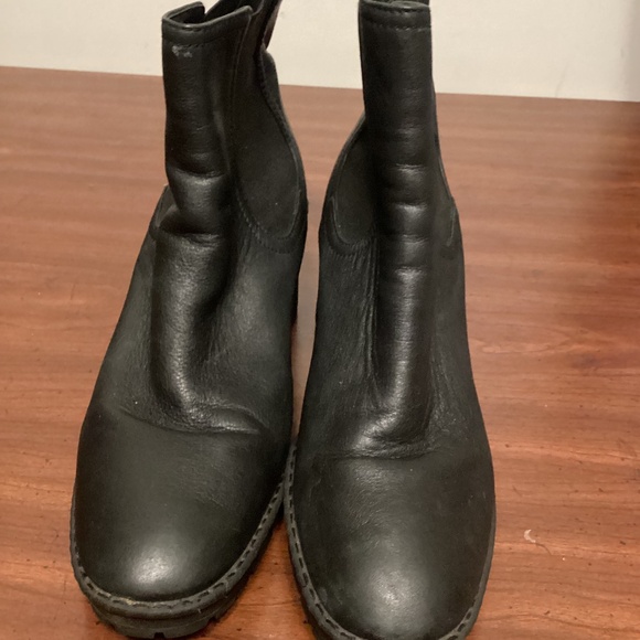 VINCE LEATHER ANKLE BOOT SZ 40(Euro) WATER REPELLENT - Picture 1 of 9